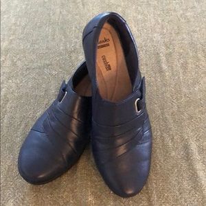 Clark’s shoes size 8.  Very good condition.